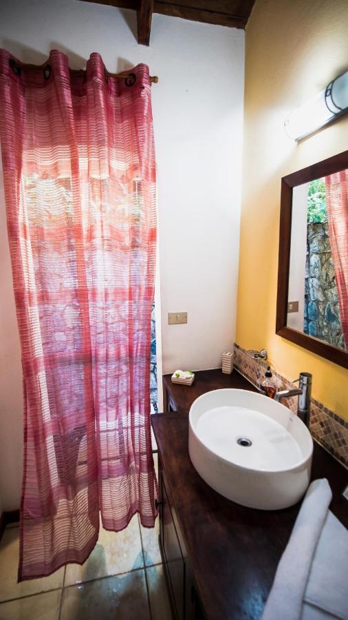 Hotel El Pequeno Gecko Verde Sámara エクステリア 写真