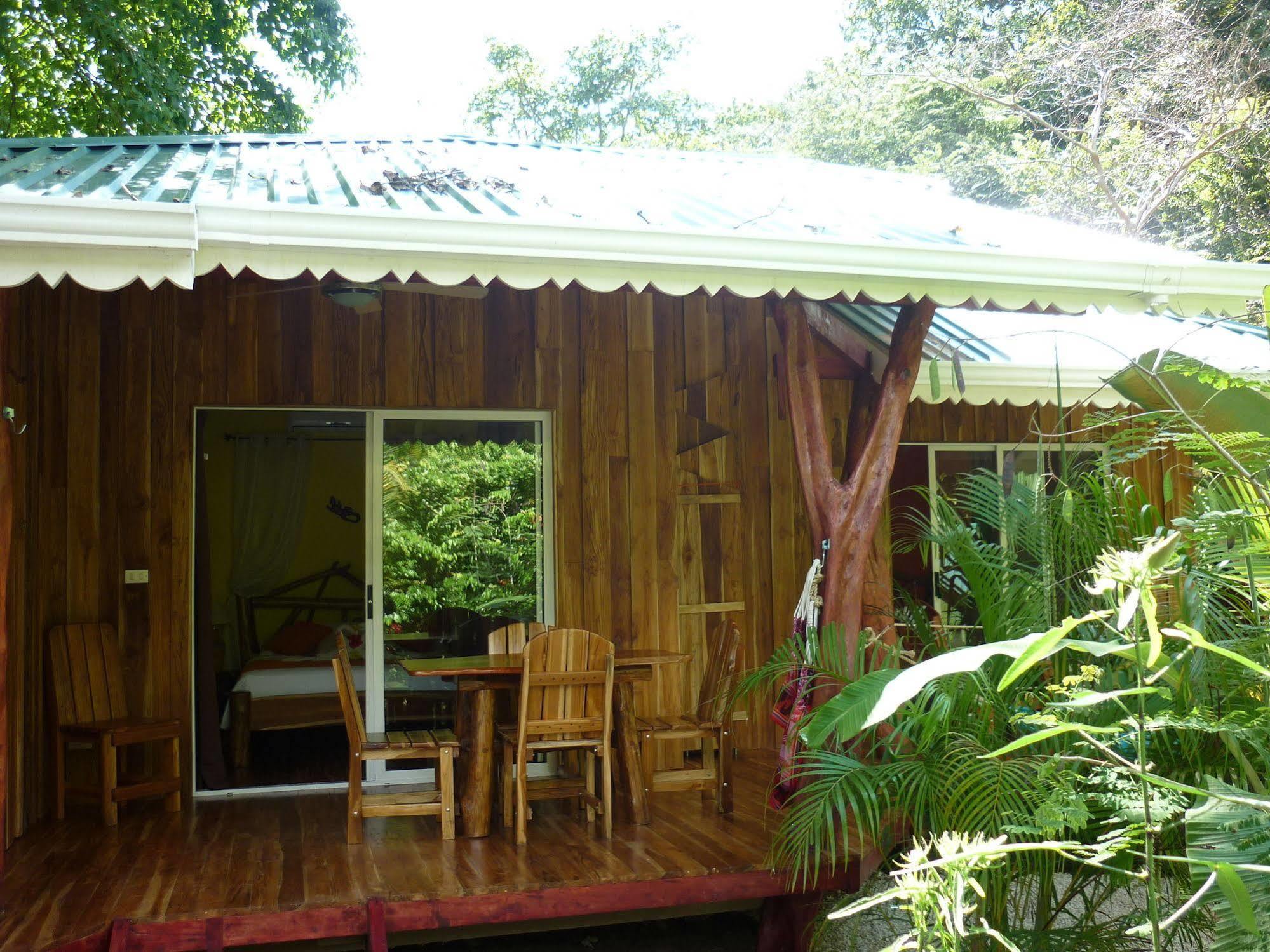 Hotel El Pequeno Gecko Verde Sámara エクステリア 写真