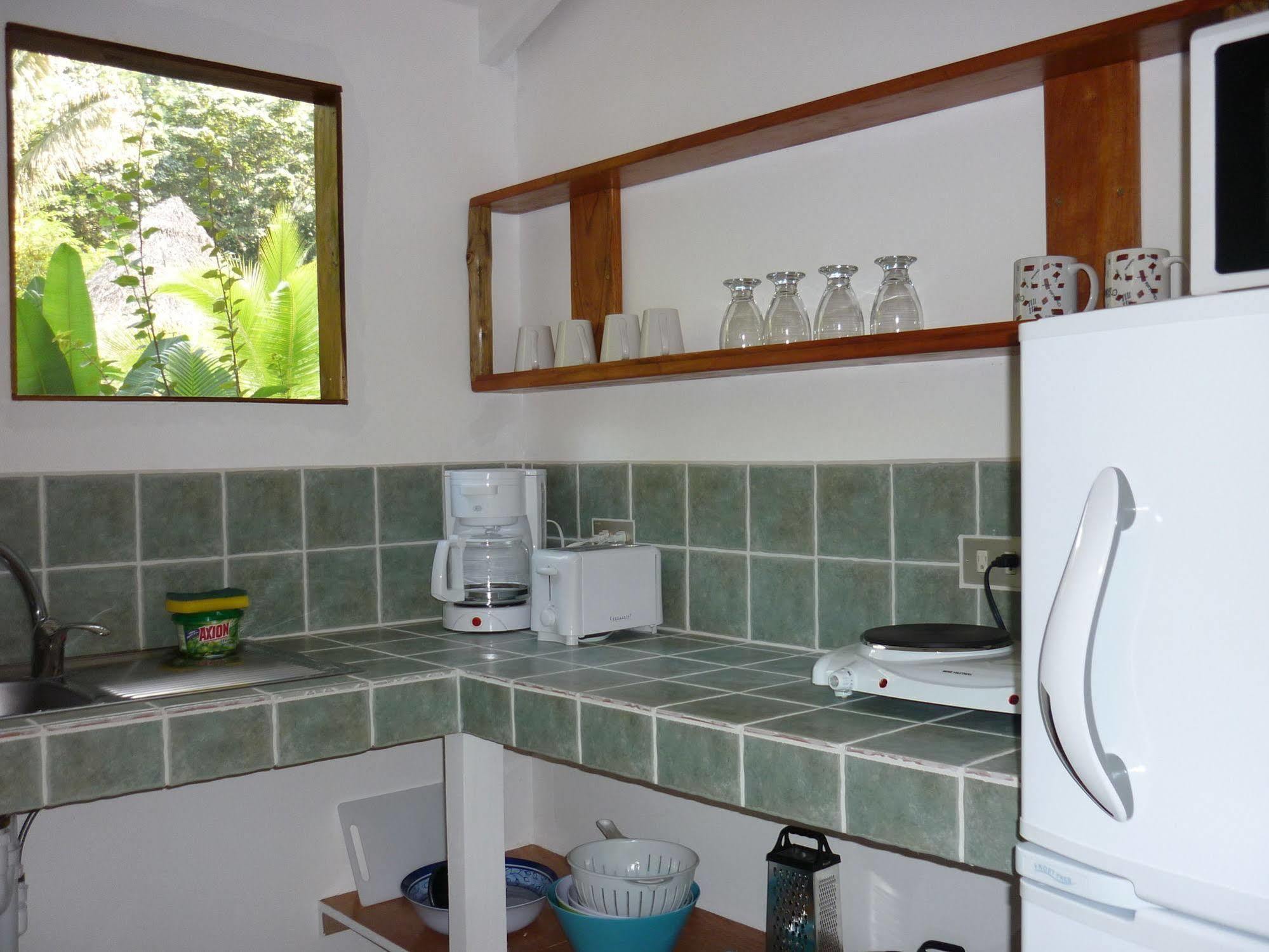 Hotel El Pequeno Gecko Verde Sámara エクステリア 写真