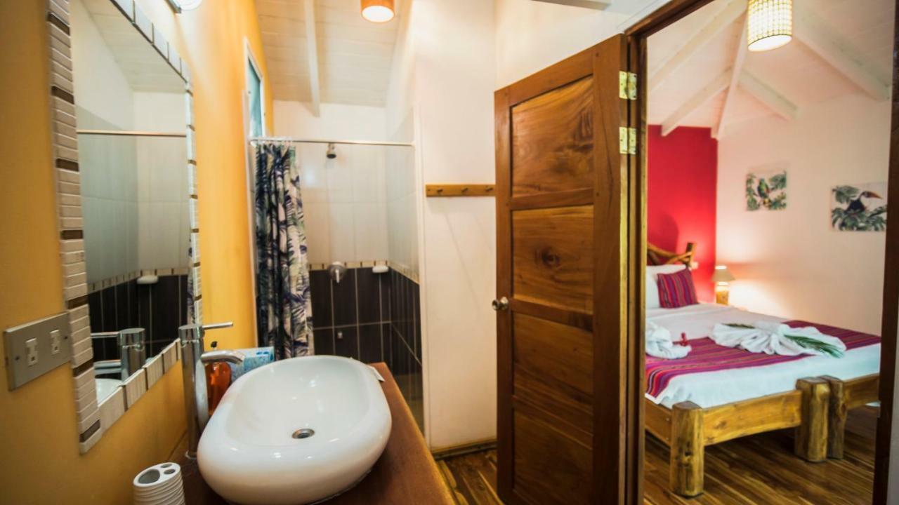Hotel El Pequeno Gecko Verde Sámara エクステリア 写真