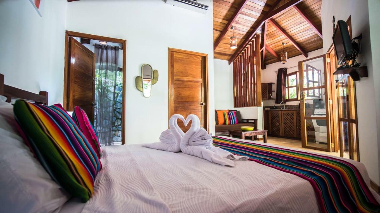 Hotel El Pequeno Gecko Verde Sámara エクステリア 写真