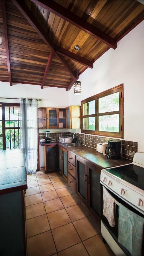 Hotel El Pequeno Gecko Verde Sámara エクステリア 写真